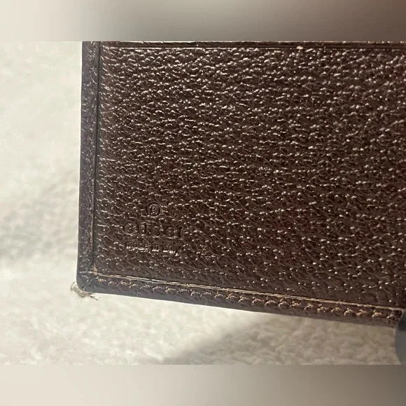 Gucci Eclipse Monogram Compact Wallet - Picture 12 of 13